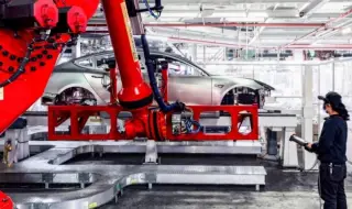 Tesla коренно променя начина за производство на автомобили и ги прави много по-евтини