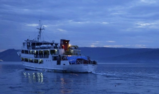 Ферибот с 350 души на борда изчезна