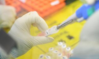 27 нови случая на коронавирус, почина един заразен