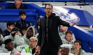 Челси официално уволни Лиъм Росиниър