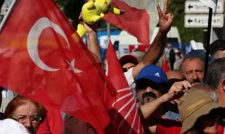 Турската опозиция проведе 50-хиляден протест в Анкара срещу управлението на Ердоган
