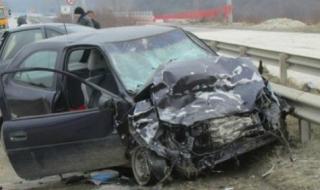 19-годишна с джип помля лек автомобил в Пловдивско