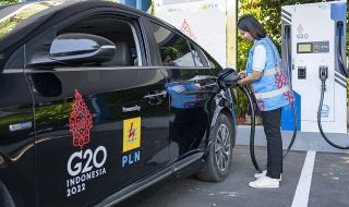 Доклад: Зарядните станции за електромобили по пътищата на ЕС са малко и огромната част от тях не зареждат бързо