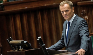 Полският премиер Доналд Туск подаде оставка