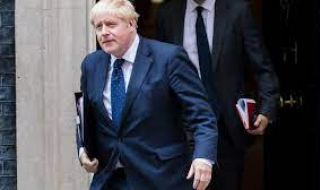 Предлагат бустер ваксина на всеки пълнолетен във Великобритания