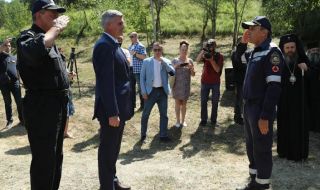 Премиерът към пожарникарите: Вашите дела заслужават дълбока признателност