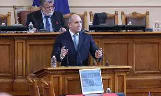 Как Радев остана и без кауза, и без армия