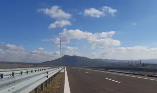 Ограничават движението в 8-километров участък от магистрала "Хемус" днес