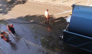Заради горещините: В София ще има "извънредно" миене на булеварди