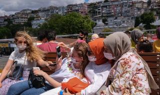 2,5 на хиляда души в Турция са с положителен тест за COVID-19