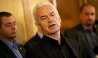 "Атака" иска национален референдум за продажбата на земя на чужденци
