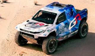 Toyota ще се пробва в „Дакар“ с изцяло водороден Hilux