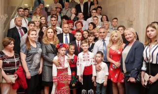 Президентът пред българи в Санкт Петербург: Наш дълг е да опазим езика си!