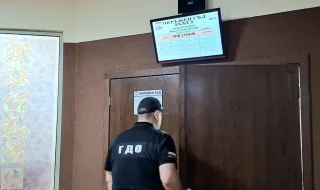 14-годишният обвиняем за убийството на майка си в Пловдив остава в ареста