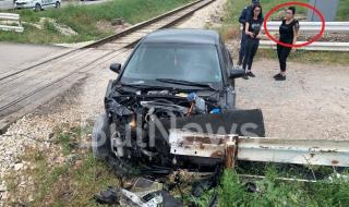 Влак размаза лек автомобил край Враца