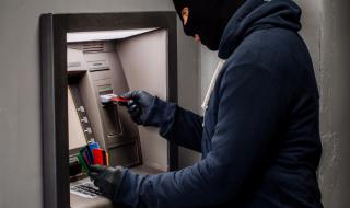 Двама врачани точили банкови карти в Румъния