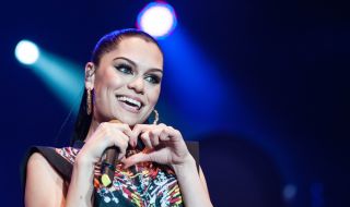 Певицата Джеси Джей обяви, че е бременна