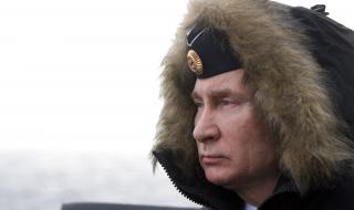 Руската армия изстреля ракети пред Путин