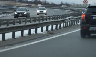 АПИ: Спира движението на товарни автомобили от 5-ти до 23-ти км на АМ „Тракия“ в посока Бургас
