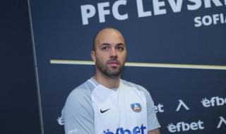 Ники Михайлов преподписа с Левски