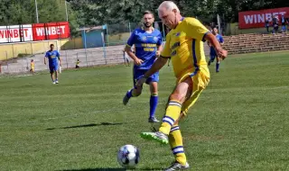 Христо Стоичков ще играе в мач бенефис в Румъния,  Моуриньо ще му е треньор
