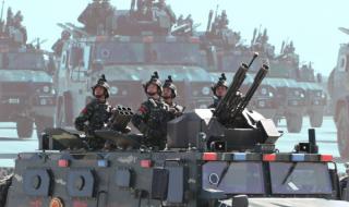 Китай демонстрира военна мощ (СНИМКИ)