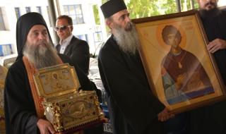 Мощите на св. Пантелеймон остават в София до 8 ч. на 1 август