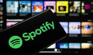 Рапърът Bad Bunny е най-популярният изпълнител на Spotify за 2025 г.