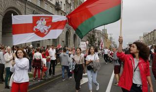 Близо 200 000 души протестираха в Минск срещу Лукашенко
