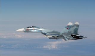 Русия прехвърля самолети в Крим: Започва ли война?