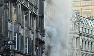 Сграда рухна след пожар на гарата в Глазгоу ВИДЕО