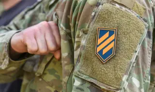 Служители на посолството на САЩ в Украйна обявиха, че бойците от "Азов" могат да използват американско оръжие