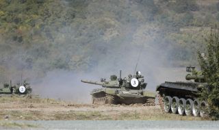 Димитър Стоянов: Модернизацията на танковете Т-72 се изпълнява успешно