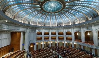 Румънското правителство продължава мандата