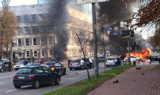 Русия обстрелва Киев за първи път от месеци. Има загинали.