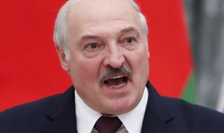 Германия разследва Лукашенко за шантаж