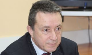 Проф. Стоилов предостави пакет законопроекти на НС