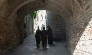 Три монахини избягаха от старчески дом и се върнаха в родния си манастир