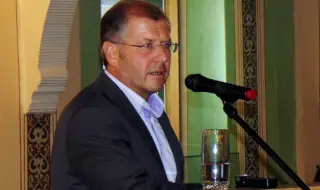 Адв. Михаил Екимджиев: Няма да закрият КПК, Пеевски и Борисов разиграват "театър за наивници"
