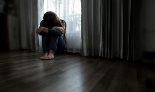 В кухнята, в бара, на улицата: домашното насилие в България