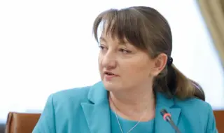 Деница Сачева: Бюджетът можеше да си позволи коледни надбавки към пенсиите