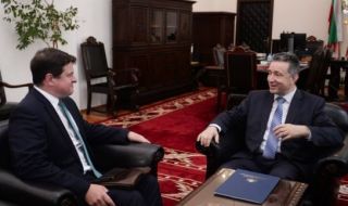 Министър Стоилов се срещна с посланика на Великобритания