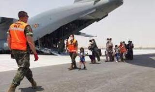 Петима българи се прибраха от Афганистан