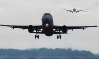 И балтийските страни затварят въздушното си пространство за руски самолети