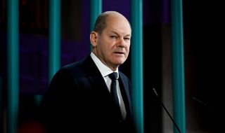 Шолц: Германия трябва да е готова за ескалация в Украйна