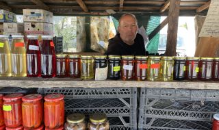 Инфлацията при консервите: Най-много са поскъпнали лютеницата и киселите краставички