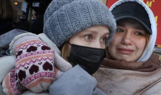 С масивна демонстрация на сила руската полиция арестува 5000 души за ден