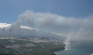 Отменени полети заради вулканичен облак над остров Ла Палма