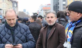 Тити: Има нов главен герой днес, той явно е по-запознат със ситуацията