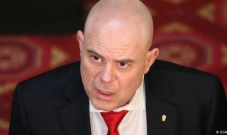 Нов опит за изслушване на Гешев в парламента